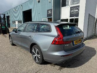 Volvo V-60 2.0 AUTOMAAT B3 Momentum Advantage BJ 2020 173.834 KM picture 3