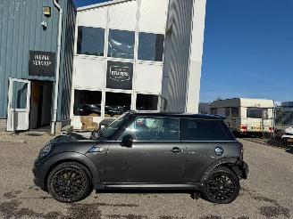 Mini Cooper S Cooper S 10 Years II BJ 2012 135.652 KM picture 2