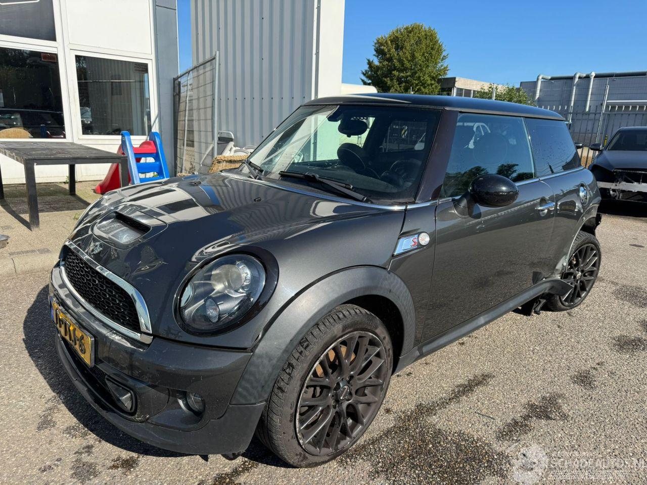 Mini Cooper S Cooper S 10 Years II BJ 2012 135.652 KM