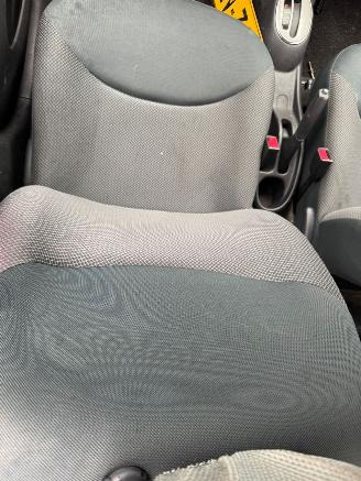 Toyota Yaris 1.3 AUTOMAAT VVT-i Sol BJ 2004 152.811 KM picture 13