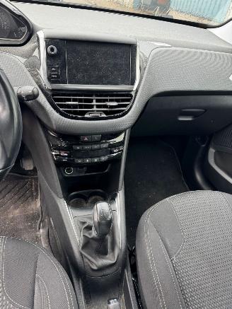 Peugeot 208 1.2 PureTech Allure BJ 2018 91.495 KM picture 16