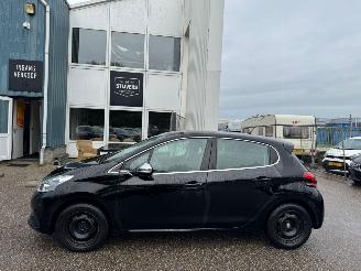 Peugeot 208 1.2 PureTech Allure BJ 2018 91.495 KM picture 2