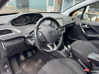 Peugeot 208 1.2 PureTech Allure BJ 2018 91.495 KM picture 18