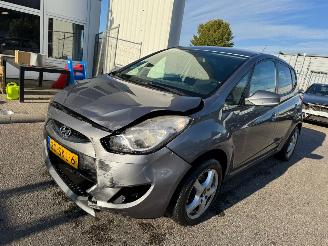 krockskadad bil auto Hyundai Ix20 1.4i i-Vision BJ 2011 148.836 KM 2011/10
