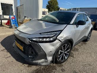 Damaged car Toyota CH-R 1.8 AUTOMAAT Hybrid 140 Dynamic BJ 2025 2025/2