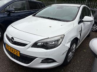 krockskadad bil auto Opel Astra 1.4 Turbo Sport 2012/4