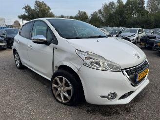 Peugeot 208 1.2 VTi Style picture 7