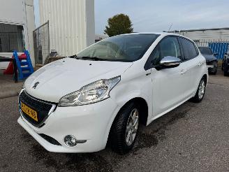 Avarii autoturisme Peugeot 208 1.2 VTi Style 2015/1