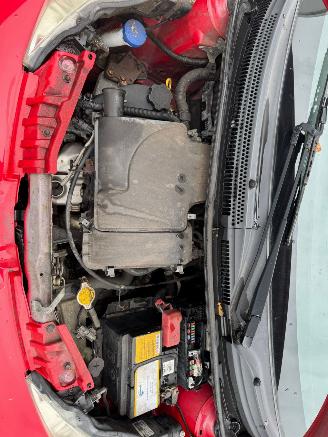 Peugeot 107 1.0-12V XR picture 7