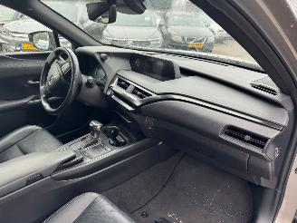 Lexus UX 250h F Sport Line AUTOMAAT picture 14