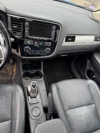 Mitsubishi Outlander 2.0 PHEV Instyle+ AUTOMAAT picture 13