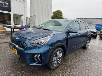 damaged passenger cars Kia Niro 1.6 GDi Hybrid DynamicPlusLine 2022/1