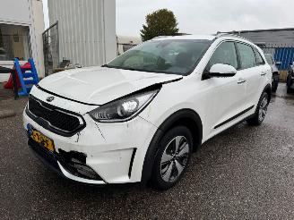 damaged passenger cars Kia Niro 1.6 GDi Hybrid First Edition 2016/12