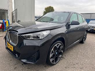krockskadad bil auto BMW iX1 eDrive20 67 kWh 2024/9