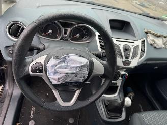 Ford Fiesta 1.25 Titanium picture 13