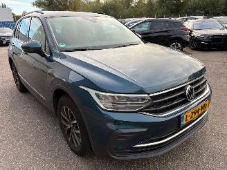 damaged passenger cars Volkswagen Tiguan 1.5 TSI R-Line Business+ AUTOMAAT 2020/12