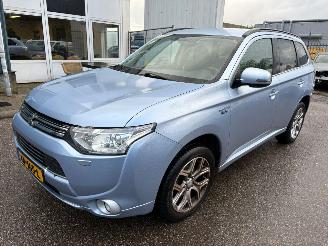 krockskadad bil auto Mitsubishi Outlander 2.0 PHEV Business Edition AUTOMAAT 2015/7