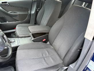 Volkswagen Passat 1.6 FSI Trendline picture 8