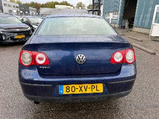 Volkswagen Passat 1.6 FSI Trendline picture 4