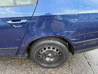 Volkswagen Passat 1.6 FSI Trendline picture 3