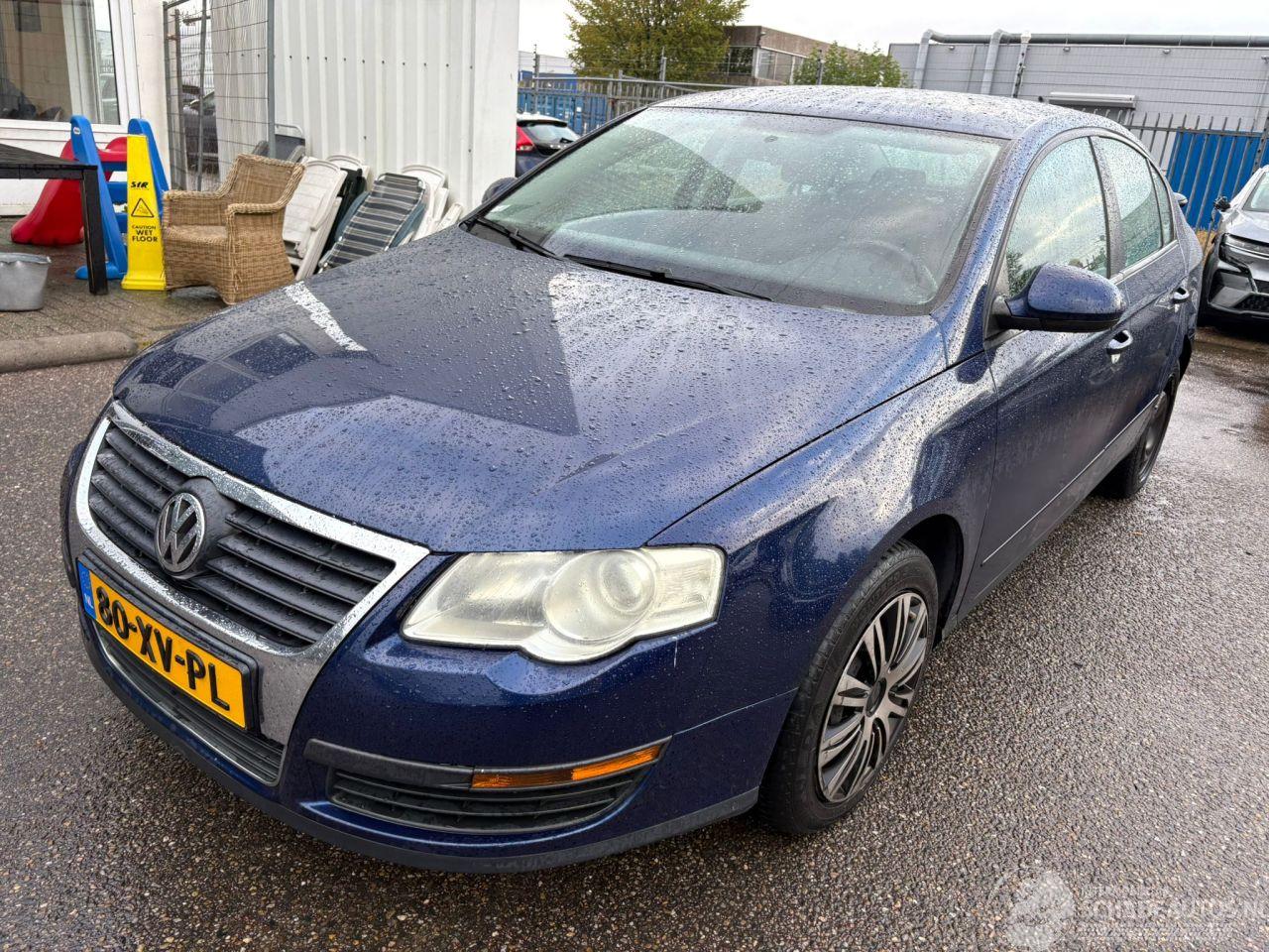 Volkswagen Passat 1.6 FSI Trendline
