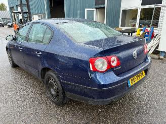Volkswagen Passat 1.6 FSI Trendline picture 2