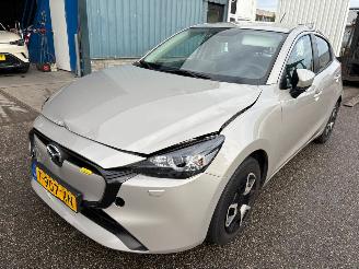 Schadeauto Mazda 2 1.5 AUTOMAAT SkyActiv-G 90 Centre-Line BJ  2023 44.763 KM 2023/9