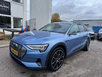 Vaurioauto  passenger cars Audi E-tron e-tron 55 AUTOMAAT quattro advanced 95 kWh BJ 2019 122.944 KM 2019/9