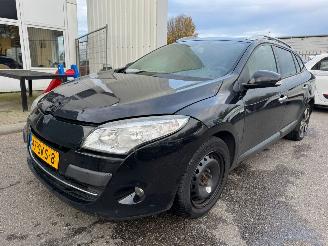 uszkodzony samochody osobowe Renault Mégane Estate 1.5 AUTOMAAT dCi Bose BJ 2011 353.907 KM 2011/10