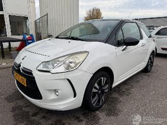 skadebil auto Citroën DS3 1.4 Chic BJ 2010 255.955 KM 2010/5