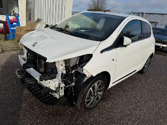 uszkodzony samochody osobowe Peugeot 108 1.0 e-VTi Allure 2021/10