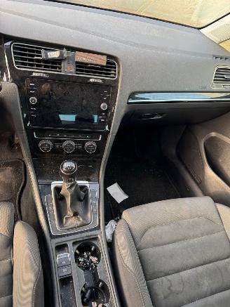 Volkswagen Golf Variant 1.6 TDI Highline Business R picture 12