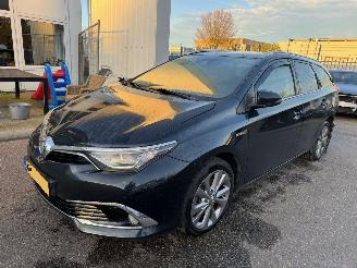 skadebil auto Toyota Auris Touring Sports 1.8 Hybrid Lease pro AUTOMAAT 2015/6