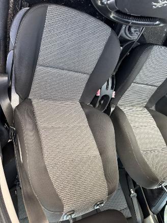 Peugeot 207 1.4-16V XR picture 14