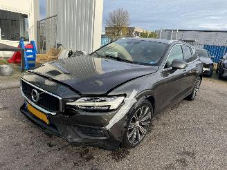 Avarii autoturisme Volvo V-60 2.0 T5 Momentum 250 PK AUTOMAAT 2018/10