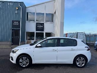 Peugeot 308 1.2 PureTech Blue Lease Active picture 2