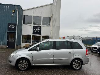 Opel Zafira 1.8 Cosmo AUTOMAAT picture 2