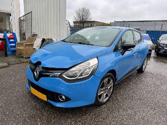Schadeauto Renault Clio 1.5 dCi ECO Expression 2013/10