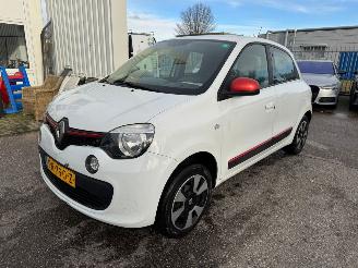 krockskadad bil auto Renault Twingo 1.0 SCe Collection BJ 2017 216.850 KM 2017/9