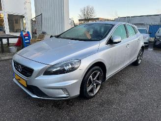 krockskadad bil auto Volvo V-40 2.0 D4 R-Design Business 2014/12