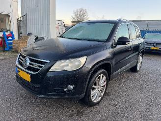 Schadeauto Volkswagen Tiguan 2.0 TDI Sport&Style 2010/8