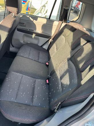 Mazda 2 1.4 Exclusive BJ 2002 129.118 KM picture 13