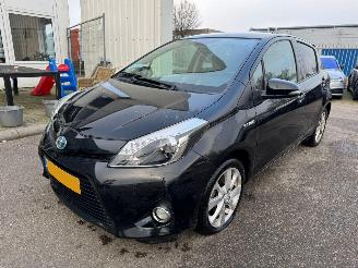 Coche accidentado Toyota Yaris 1.5 Full Hybrid Dynamic AUTOMAAT 2012/9