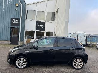 Toyota Yaris 1.5 Full Hybrid Dynamic AUTOMAAT picture 2