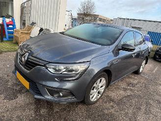 Unfallwagen Renault Mégane 1.3 TCe Limited 2019/6