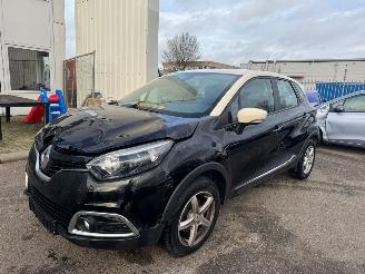 Avarii autoturisme Renault Captur 1.2 TCe Expression AUTOMAAT 2013/10