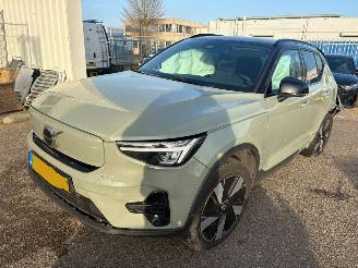Schadeauto Volvo XC40 Single Motor Core AUTOMAAT  69 kWh BJ 2023 121.006 KM 2023/12