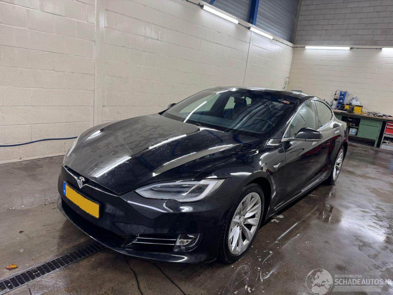 Tesla Model S 75D Base