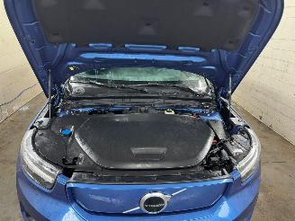 Volvo XC40 Recharge P8 AWD R-Design picture 6