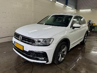 Auto incidentate Volkswagen Tiguan 1.5 TSI ACT Highline Business R AUTOMAAT 2020/7